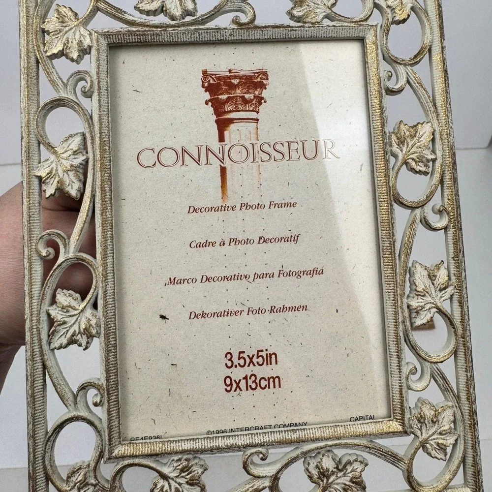Vtg 90s Connoisseur Ivy Cream Gold Accents Metal Picture Photo Frame Tabletop
